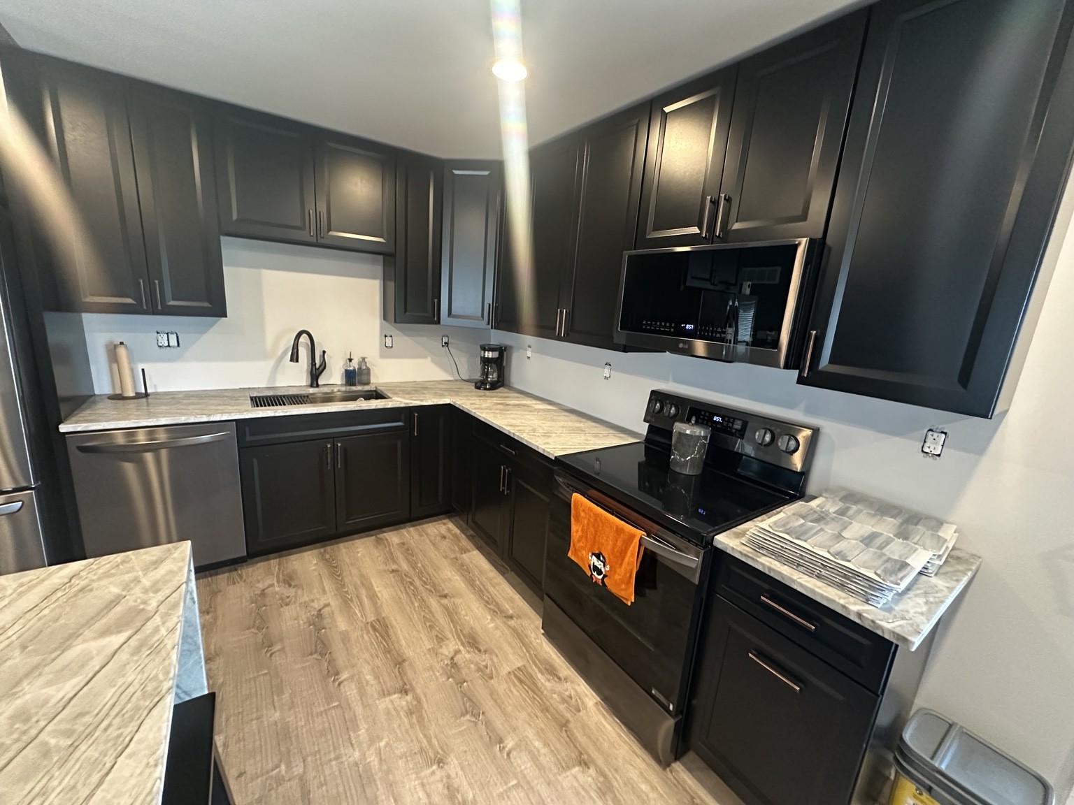 Kitchen & Backsplash